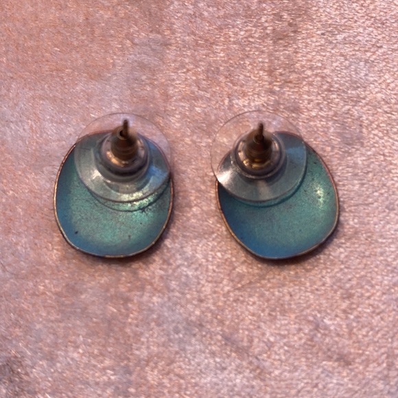 Vintage Hummingbird Iridescent Thin Shell Studs - Picture 3 of 3